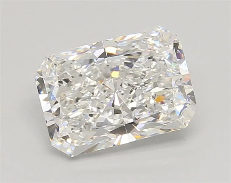 2.02ct Radiant Lab Grown Diamond (Colour E, Clarity VVS1, IGI Certified)