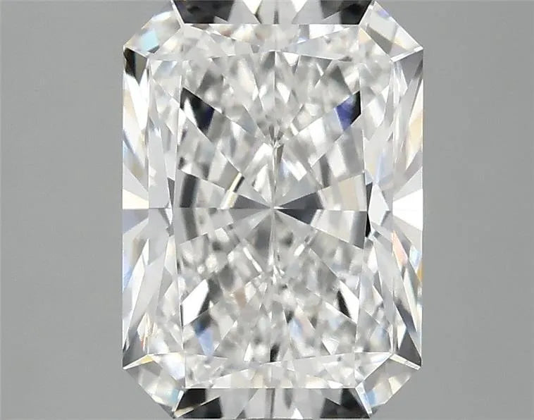 2.90ct Radiant Lab Grown Diamond (Colour E, Clarity VVS2, IGI Certified)