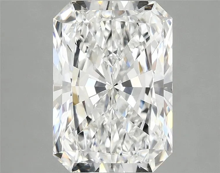 2.94ct Radiant Lab Grown Diamond (Colour E, Clarity VVS2, IGI Certified)
