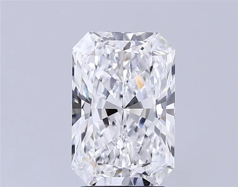 3.02ct Radiant Lab Grown Diamond (Colour E, Clarity VVS2, IGI Certified)