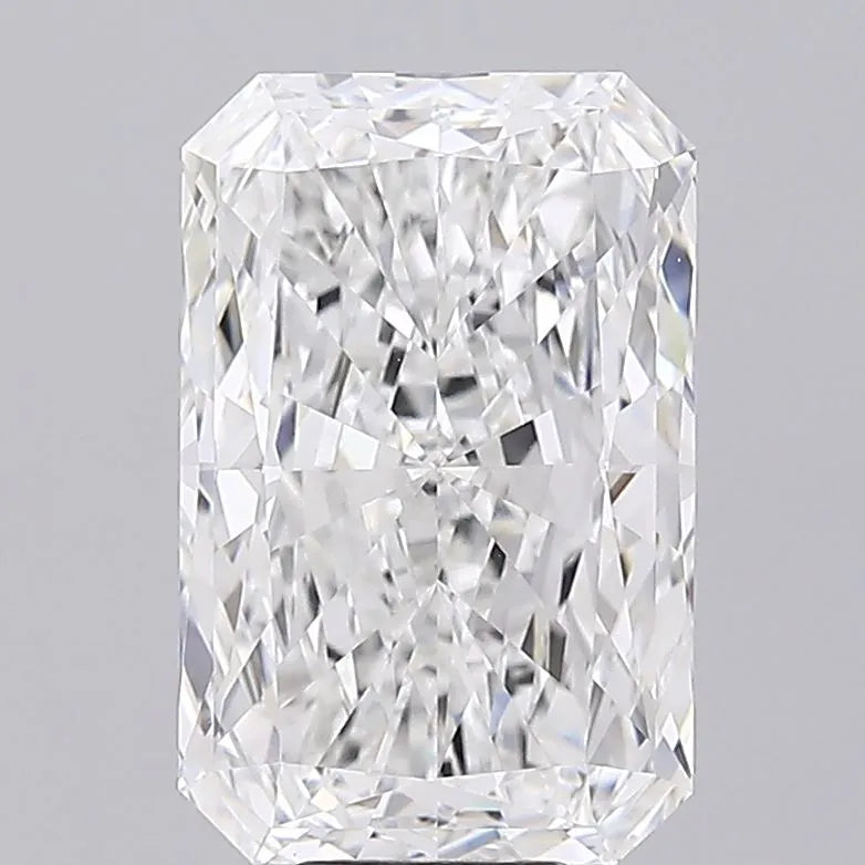 3.04ct Radiant Lab Grown Diamond (Colour E, Clarity VS1, IGI Certified)