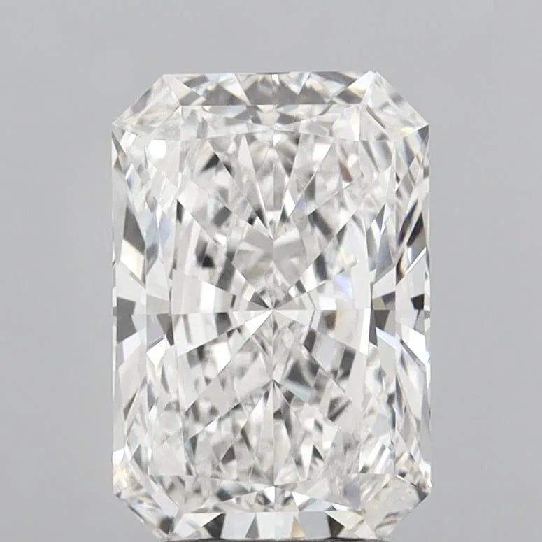 3.04ct Radiant Lab Grown Diamond (Colour E, Clarity VVS2, IGI Certified)
