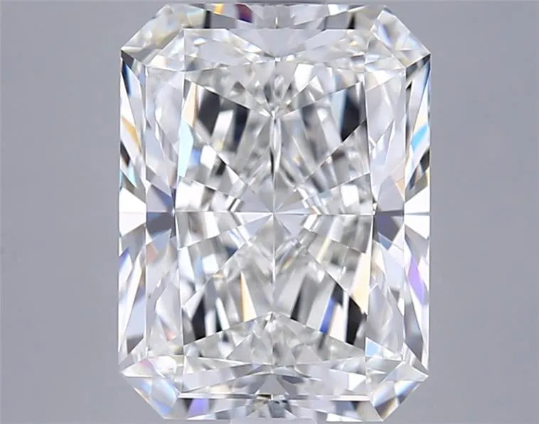 3.04ct Radiant Lab Grown Diamond (Colour F, Clarity VVS1, IGI Certified)