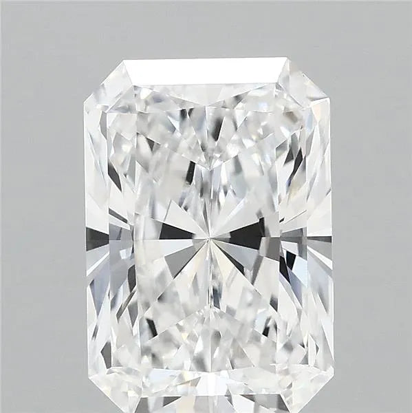 3.07ct Radiant Lab Grown Diamond (Colour E, Clarity VVS2, IGI Certified)
