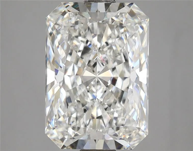3.07ct Radiant Lab Grown Diamond (Colour E, Clarity VVS2, IGI Certified)