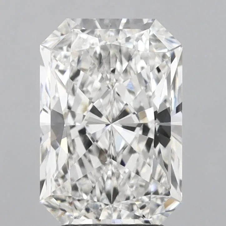 3.08ct Radiant Lab Grown Diamond (Colour F, Clarity VVS2, IGI Certified)