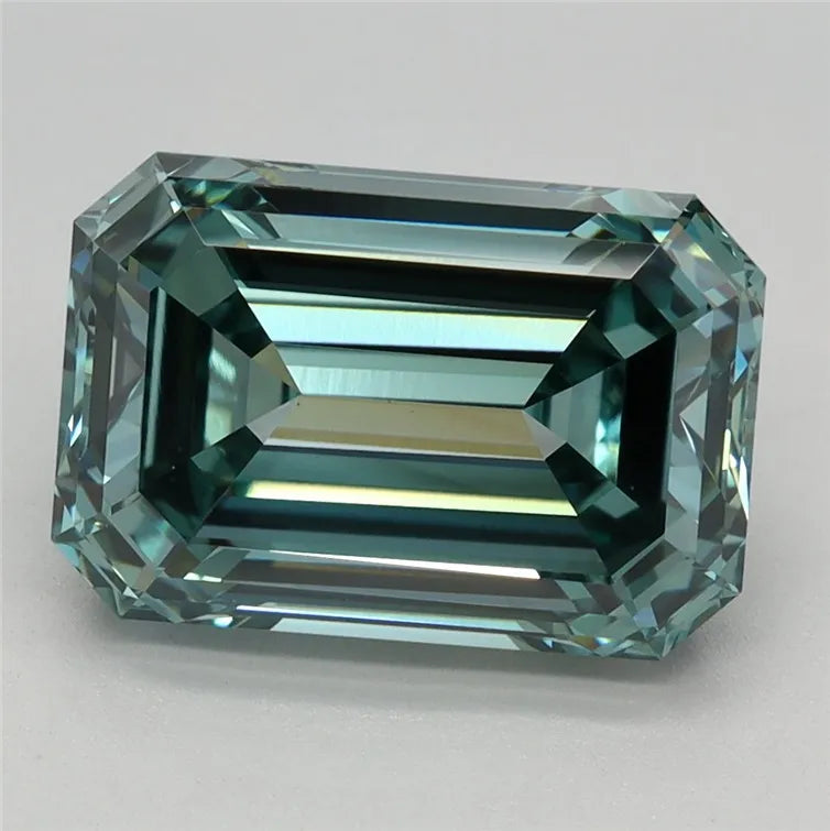 3.52ct Emerald Lab Grown Diamond (Colour Fancy Vivid Green, Clarity VVS2, IGI Certified)