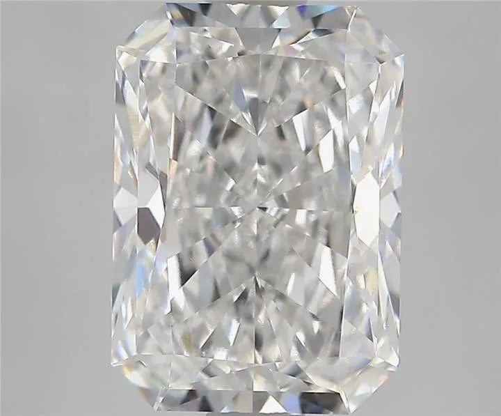 3.76ct Radiant Lab Grown Diamond (Colour E, Clarity VVS2, IGI Certified)