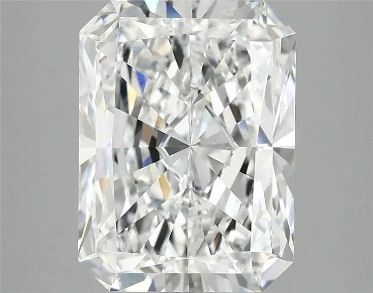 4.00ct Radiant Lab Grown Diamond (Colour E, Clarity VVS2, IGI Certified)