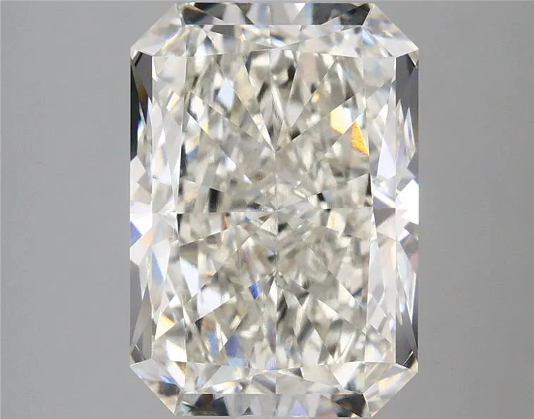 4.03ct Radiant Lab Grown Diamond (Colour H, Clarity VVS2, IGI Certified)