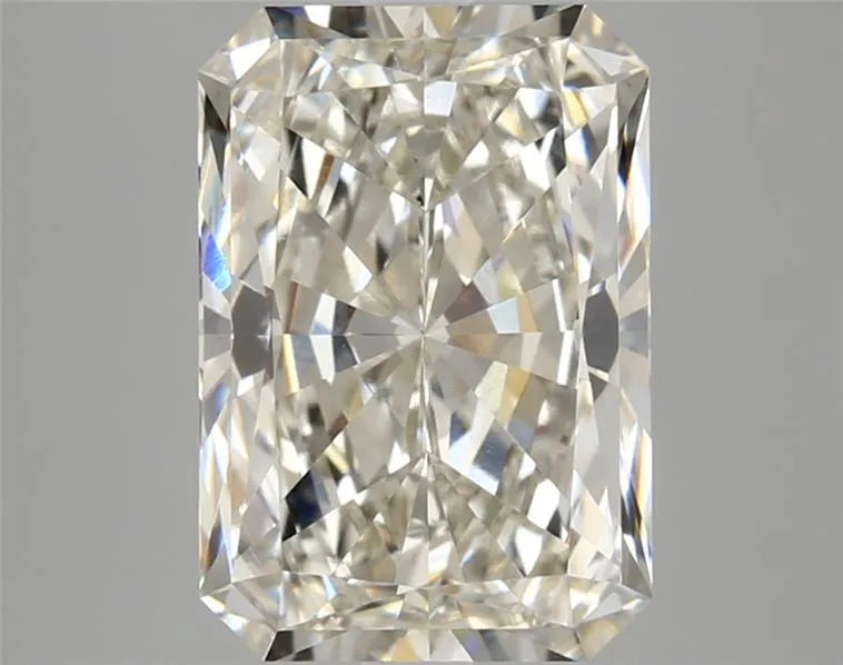 4.05ct Radiant Lab Grown Diamond (Colour H, Clarity VVS2, IGI Certified)