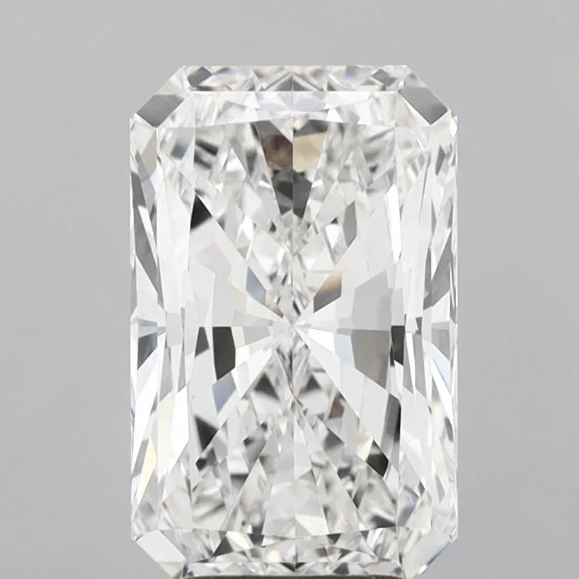 4.08ct Radiant Lab Grown Diamond (Colour E, Clarity VVS1, IGI Certified)