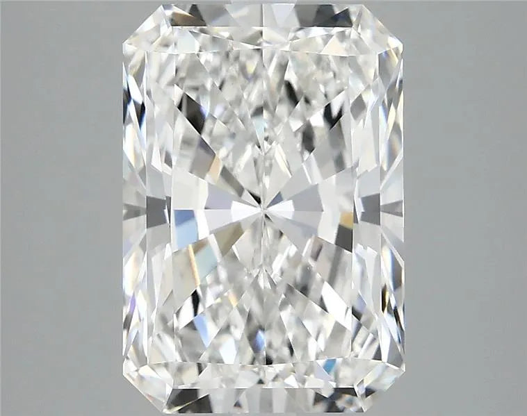 4.12ct Radiant Lab Grown Diamond (Colour E, Clarity VVS2, IGI Certified)