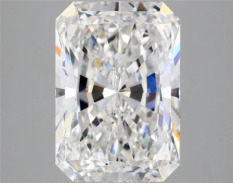 4.51ct Radiant Lab Grown Diamond (Colour E, Clarity SI1, IGI Certified)