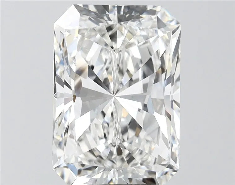 5.02ct Radiant Lab Grown Diamond (Colour F, Clarity VVS2, IGI Certified)