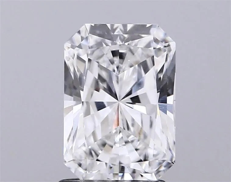 2.00ct Radiant Lab Grown Diamond (Colour E, Clarity VVS2, IGI Certified)