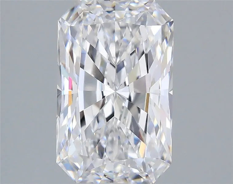 2.51ct Radiant Lab Grown Diamond (Colour E, Clarity VVS2, IGI Certified)