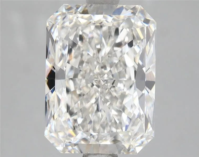 2.71ct Radiant Lab Grown Diamond (Colour F, Clarity VVS2, IGI Certified)