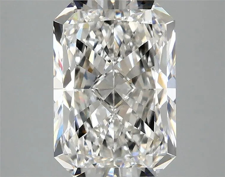 2.89ct Radiant Lab Grown Diamond (Colour F, Clarity VVS2, IGI Certified)