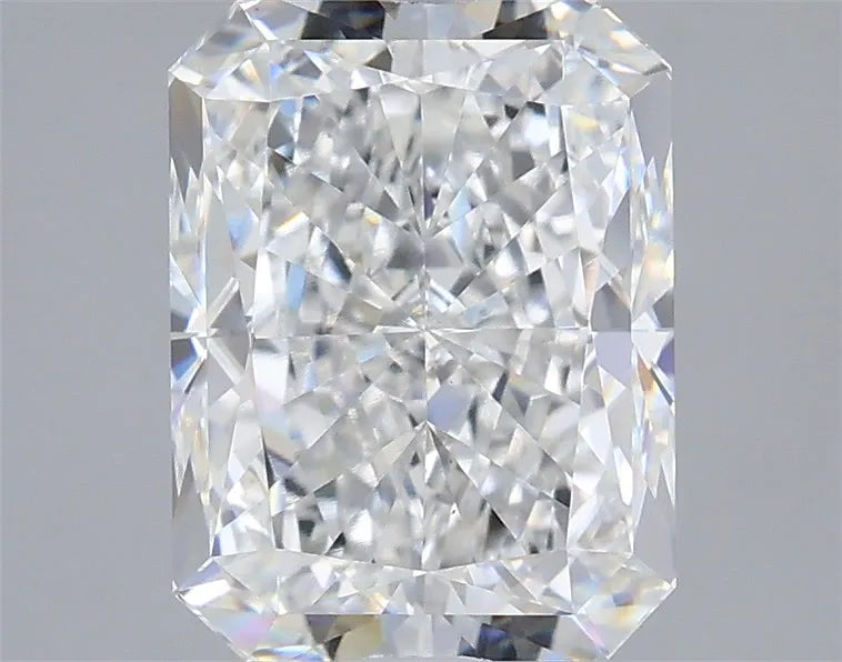 3.00ct Radiant Lab Grown Diamond (Colour D, Clarity VS1, IGI Certified)