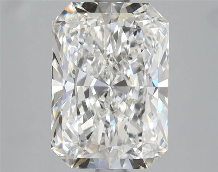 3.01ct Radiant Lab Grown Diamond (Colour E, Clarity VVS2, IGI Certified)