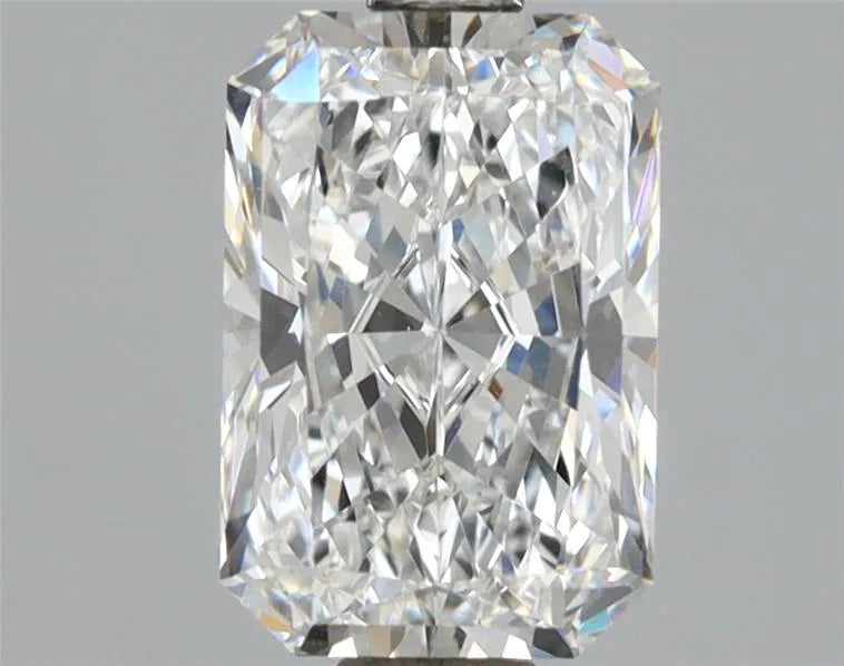 3.02ct Radiant Lab Grown Diamond (Colour D, Clarity VVS2, IGI Certified)