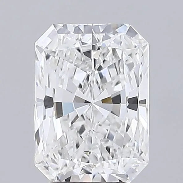 3.02ct Radiant Lab Grown Diamond (Colour E, Clarity VVS2, IGI Certified)