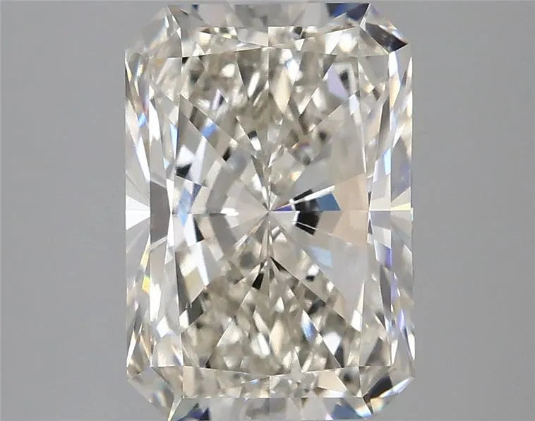 3.02ct Radiant Lab Grown Diamond (Colour H, Clarity VVS2, IGI Certified)