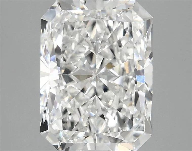 3.03ct Radiant Lab Grown Diamond (Colour E, Clarity VVS2, IGI Certified)