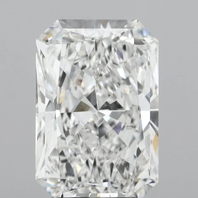 3.03ct Radiant Lab Grown Diamond (Colour E, Clarity VVS2, IGI Certified)