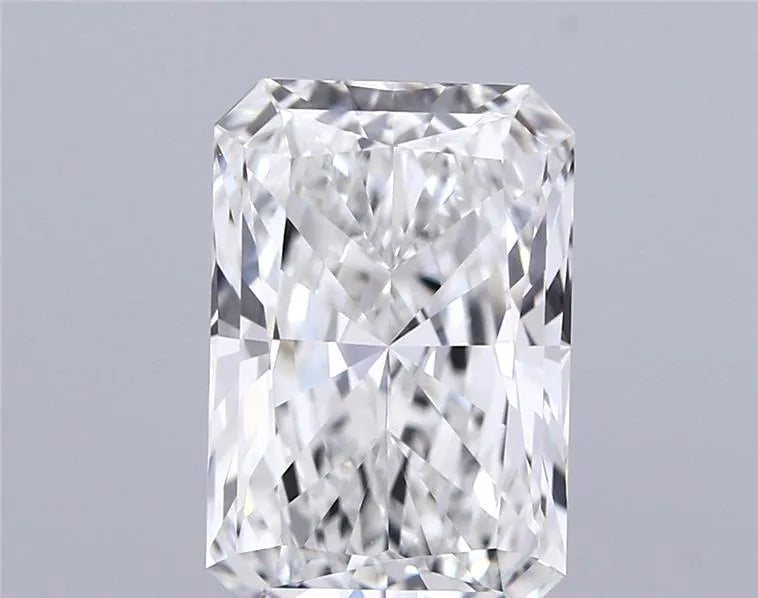 3.10ct Radiant Lab Grown Diamond (Colour F, Clarity VVS2, IGI Certified)