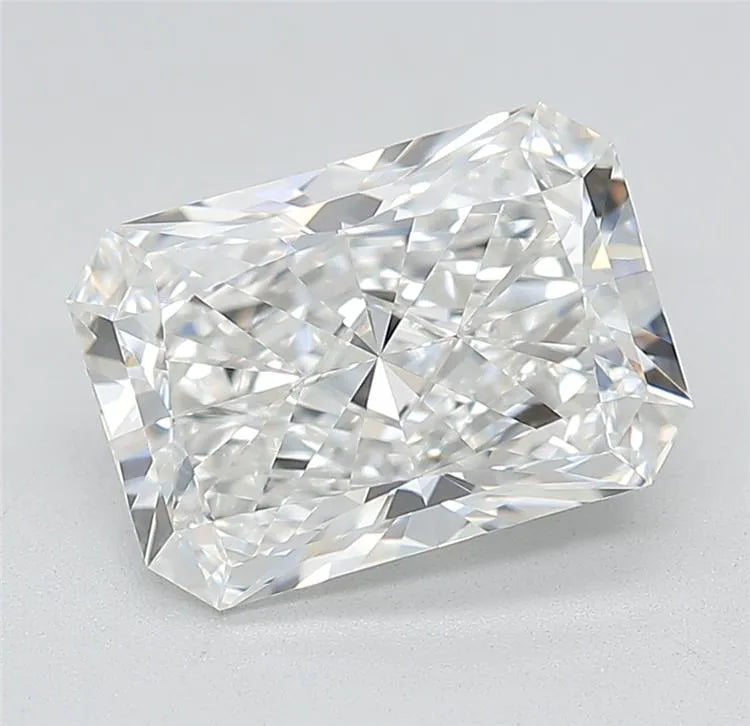 3.25ct Radiant Lab Grown Diamond (Colour E, Clarity VVS1, Cut EX, IGI Certified)