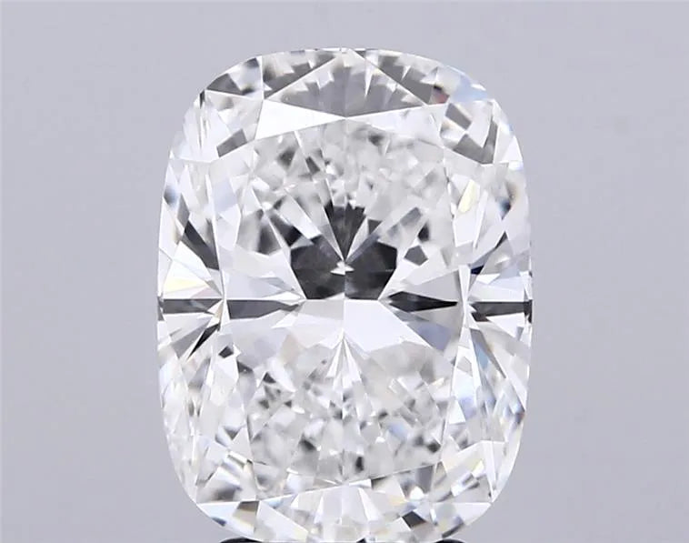 3.57ct Cushion modified Lab Grown Diamond (Colour E, Clarity VVS1, IGI Certified)