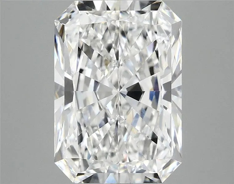 3.76ct Radiant Lab Grown Diamond (Colour E, Clarity VVS2, IGI Certified)