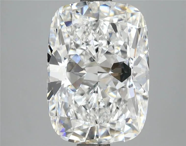 4.05ct Cushion modified Lab Grown Diamond (Colour E, Clarity VVS2, IGI Certified)