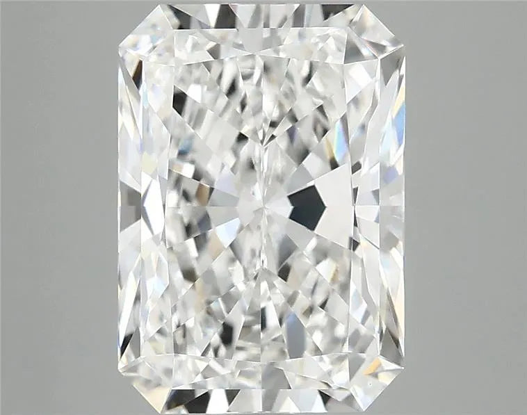 4.06ct Radiant Lab Grown Diamond (Colour E, Clarity VVS2, IGI Certified)