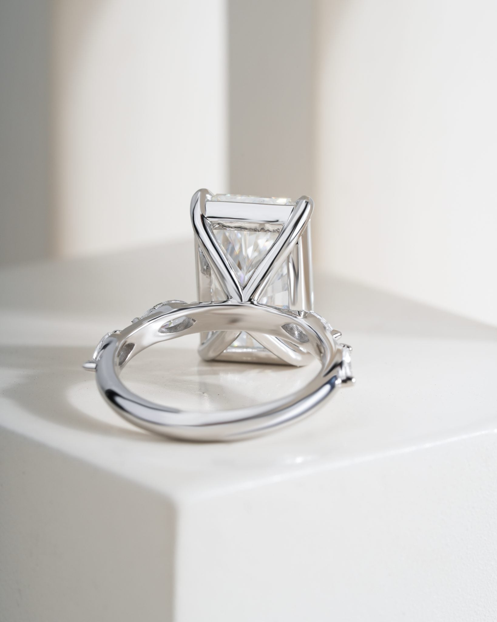 Valora Radiant Sculpted Crescent Ring